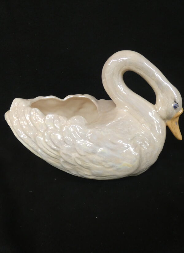 Swan Planter  Lg Feathers Up