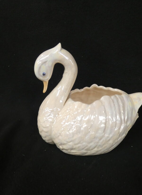Swan Planter  Sm Feathers Up