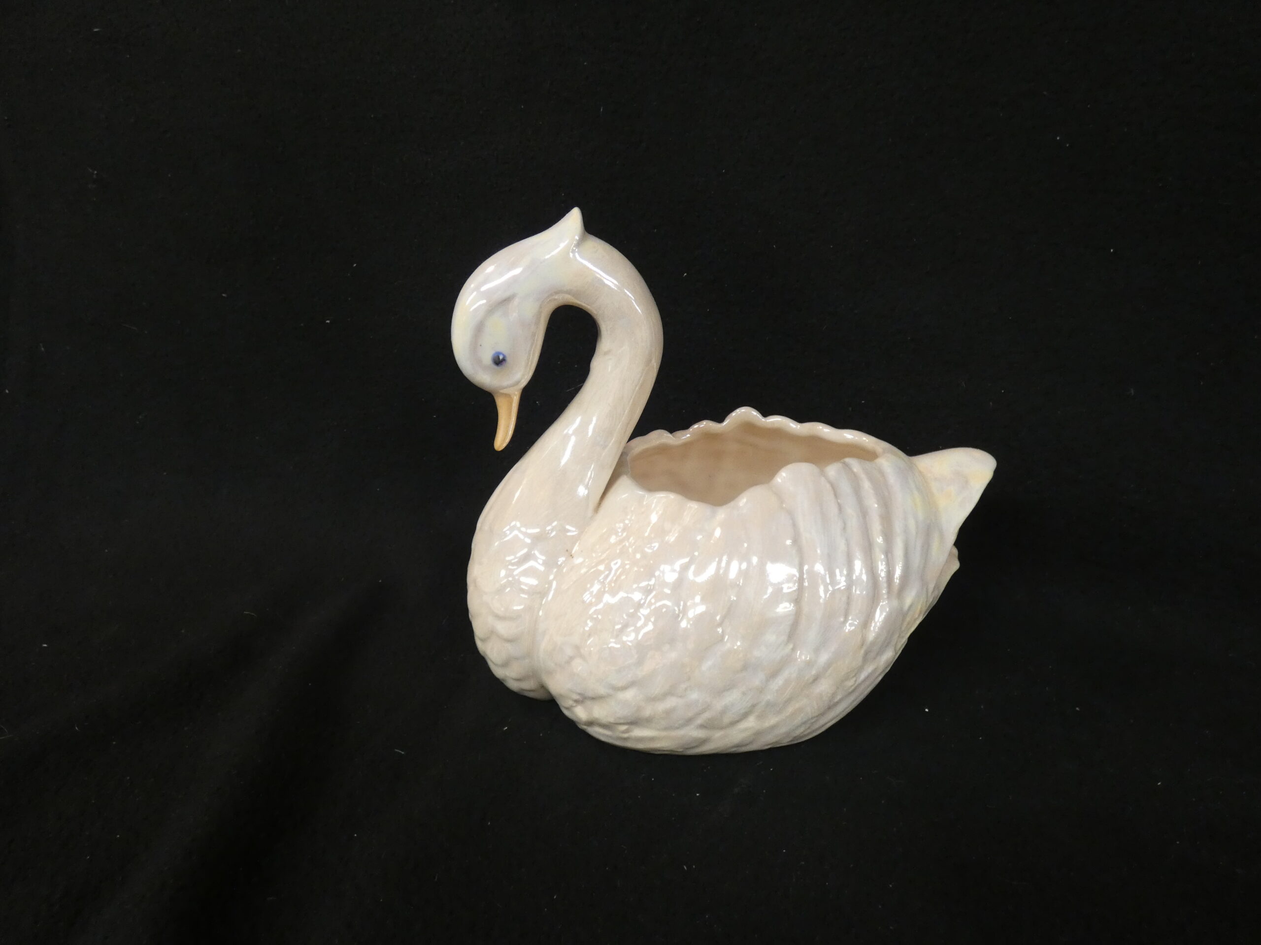 Swan Planter  Sm Feathers Up
